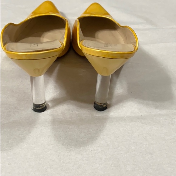 Escada yellow python print acrylic heels - Picture 3 of 9